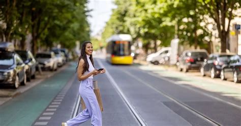 Roaming destinations and charges .